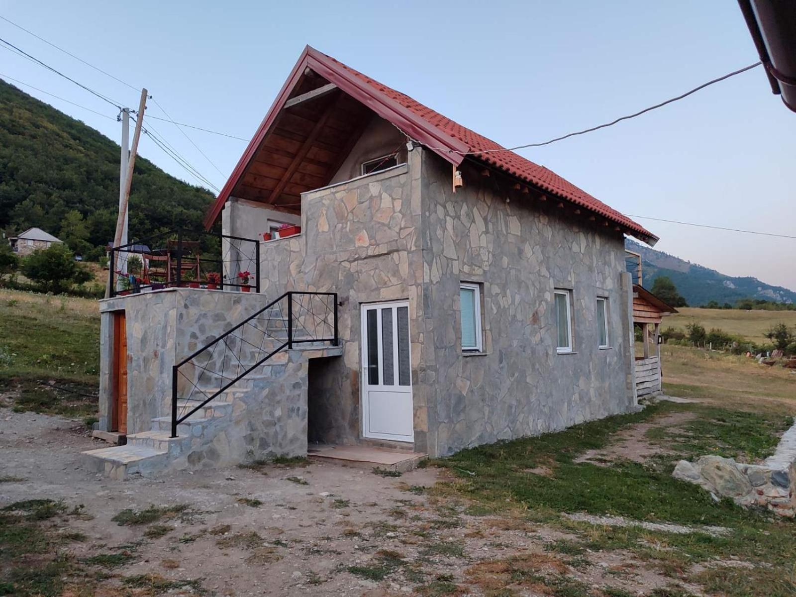 Bungalows Malagic Gusinje Bagian luar foto