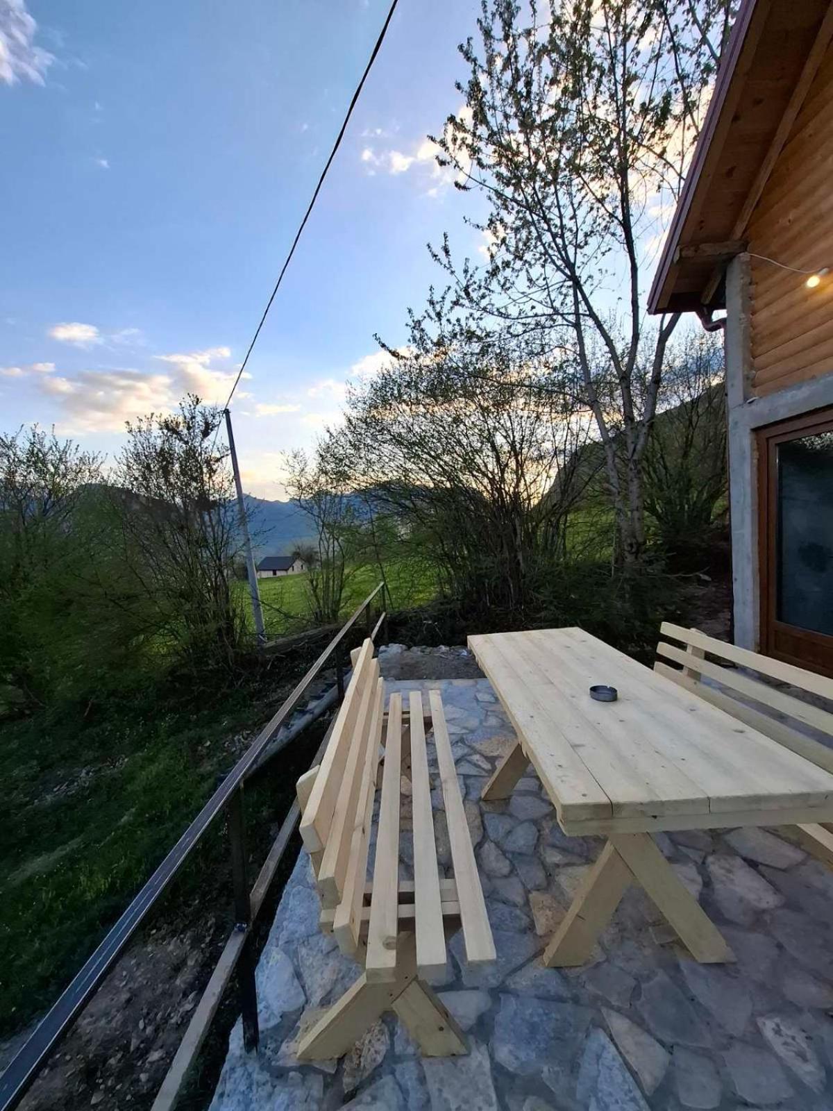 Bungalows Malagic Gusinje Bagian luar foto