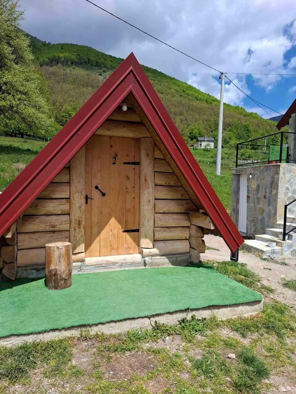 Bungalows Malagic Gusinje Bagian luar foto